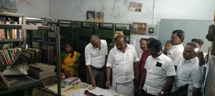 முத்தையா புரம் பகுதி சுந்தர் நகர் தமிழ்நாடு அரசு கிளை பொது  நூலகத்தை - மேயர் ஆய்வு!!