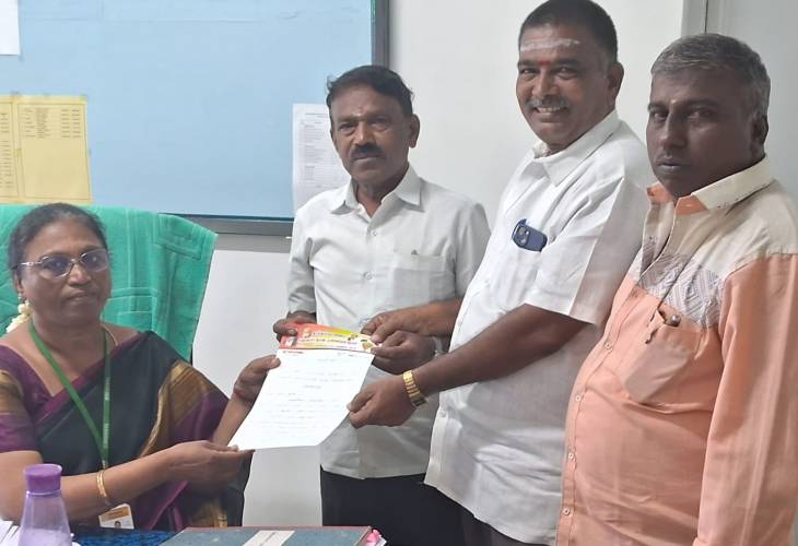 பொதுமக்கள் பிரச்சினைகளை உடனே நிறைவேற்ற மதிமுக சார்பில் அவைத்தலைவர் பேச்சி ராஜ் தலைமையில் மனு!!
