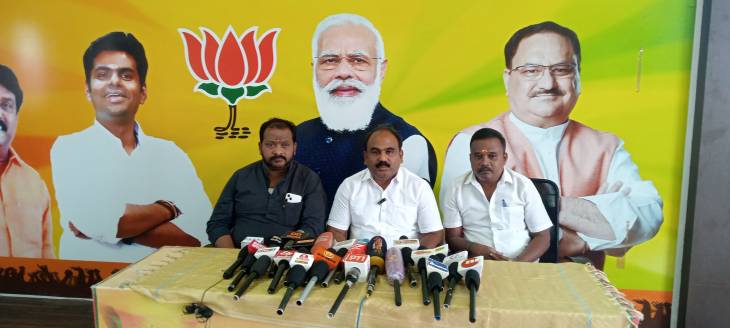 தூத்துக்குடி மாநகராட்சி கட்டிடத்தை புதுப்பிப்பதற்காக 8 கோடி ரூபாய் வரை மக்கள் வரிப்பணம் விரயம் செய்யப்பட்டுள்ளதாக தெற்கு மாவட்ட பாஜக தலைவர் சித்ராங்கதன் சரமாரி குற்றச்சாட்டு!! 