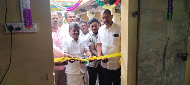 தூத்துக்குடி ஊராட்சி ஒன்றியம் உமரிக்கோட்டை ஊராட்சி வரதராஜபுரம் கிராமத்தில் பகுதி நேர ரேஷன் கடையை எம்.சி. சண்முகையா எம்எல்ஏ திறந்து வைத்தார்!!