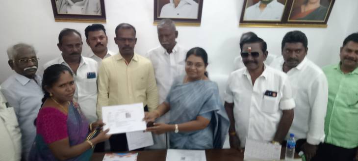 அமைப்புசாரா தொழிலாளர் நலவாரிய சிறப்பு முகாம் - தூத்துக்குடி டூவிபுரம் எம்எல்ஏ அலுவலகத்தில் அமைச்சர் கீதா ஜீவன் தொடங்கியது வைத்தார்!!