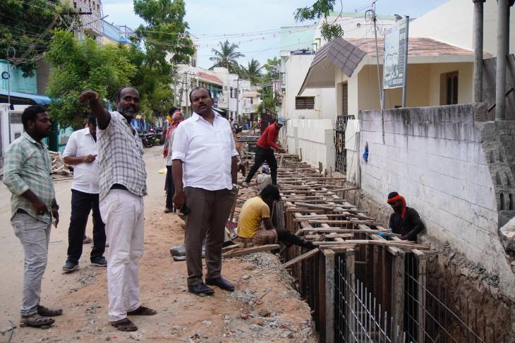 மேயர் ஜெகன் பெரியசாமி ஆய்வு — பி.எம்.சி பள்ளி முதல் பக்கிள் ஓடை வரை வடிகால் பணிகள் முன்னேற்றம்!!
