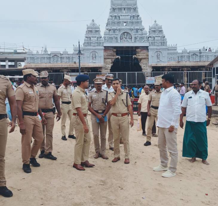 திருச்செந்தூர் கந்தசஷ்டி திருவிழாவை முன்னிட்டு விறுவிறுப்பான பாதுகாப்பு ஏற்பாடுகள் – டிஐஜி சந்தோஷ் ஹடிமணி நேரில் ஆய்வு!!