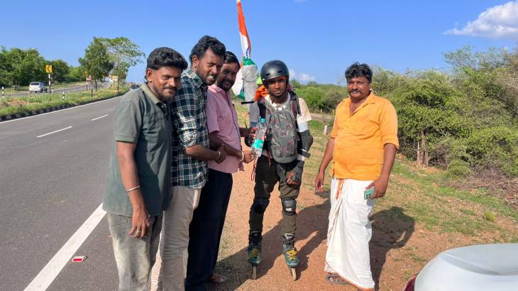 தேச நலனுக்காக ஜார்க்கண்ட் முதல் கன்னியாகுமரி வரை ஸ்கேட்டிங் பயணம் — அஜய் விஸ்வகர்மாவுக்கு இந்து முன்னணி சார்பில் உற்சாக வரவேற்பு!!