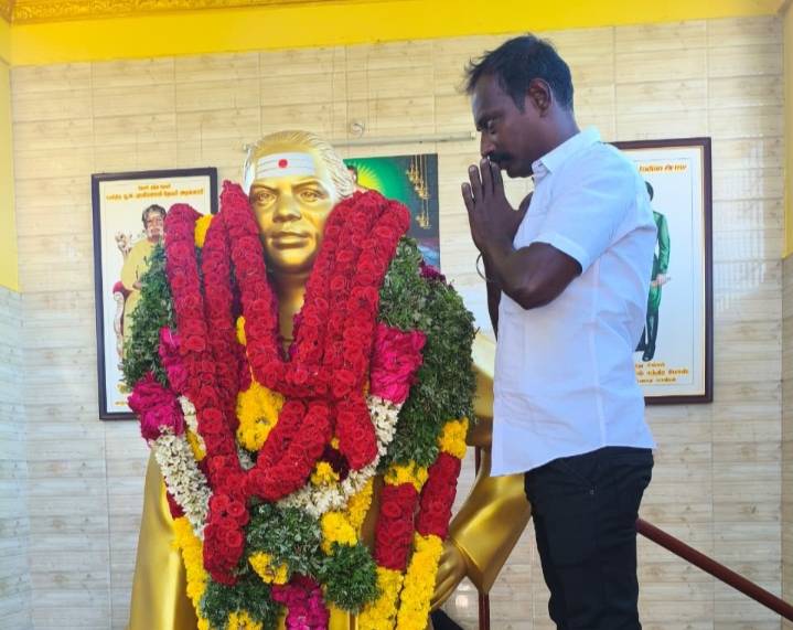 தெய்வத் திருமகனாருக்கு மரியாதை – தேவர் ஜெயந்தி முன்னிட்டு கவுன்சிலர் சரவணகுமார் மாலை அணிவித்து வணக்கம்!!