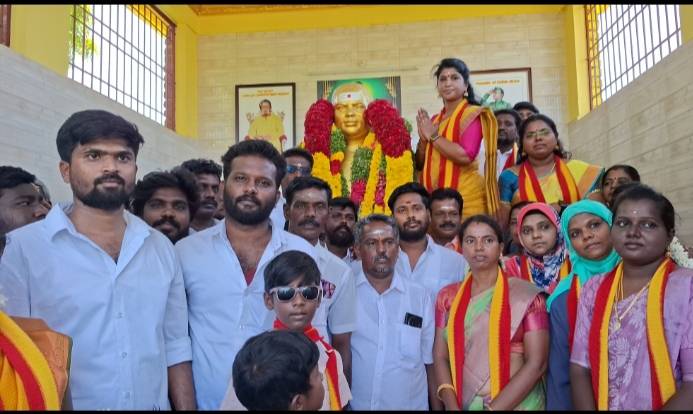 தவெக மாவட்ட பொறுப்பாளர் அஜிதா ஆக்னல் தலைமையில் பசும்பொன் முத்துராமலிங்கத் தேவருக்கு மரியாதை!!