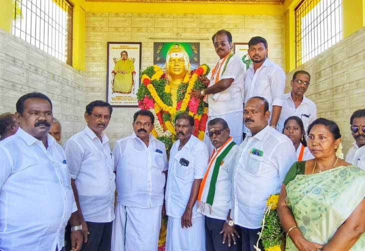 பசும்பொன் தேவருக்கு காங்கிரஸ் சார்பில் மரியாதை – மாவட்ட தலைவர் முரளிதரன் தலைமையில் நிகழ்வு!!
