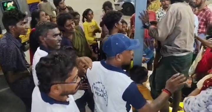 மனிதநேயம் பசுமையாக மலர்ந்தது — பழங்குடி குடும்பங்களுக்கு புத்தாடை, போர்வைகள் வழங்கிய மருதம் அறக்கட்டளை!