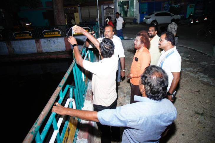 தூத்துக்குடி தெப்பக்குளம் சுற்று பூங்கா பணிகள் வேகமாக முன்னேறுகின்றன – மேயர் ஜெகன் பெரியசாமி ஆய்வு!!