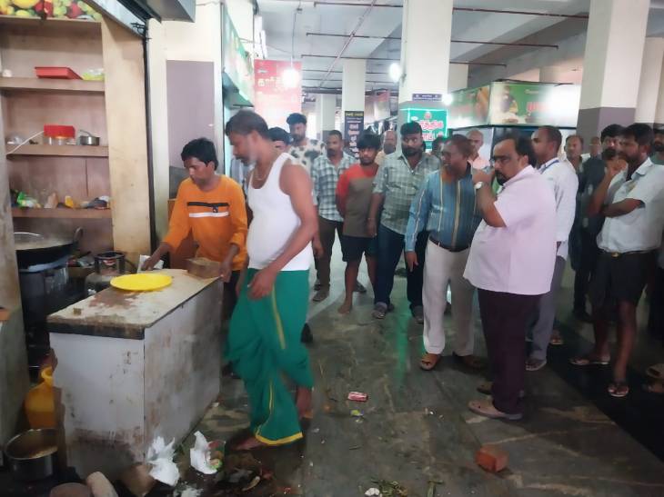 பொதுமக்களுக்கு இடையூறு என்றால் கடைகள் தேவையில்லை – அண்ணா பேருந்து நிலையத்தில் அதிரடி நடவடிக்கை!