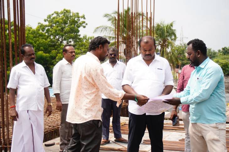 “எழுத்தறிவும், பொதுஅறிவும் தான் எதிர்காலத்தின் பூமிகை” — நூலக பணிகளை பார்வையிட்ட மேயர் தகவல்!!