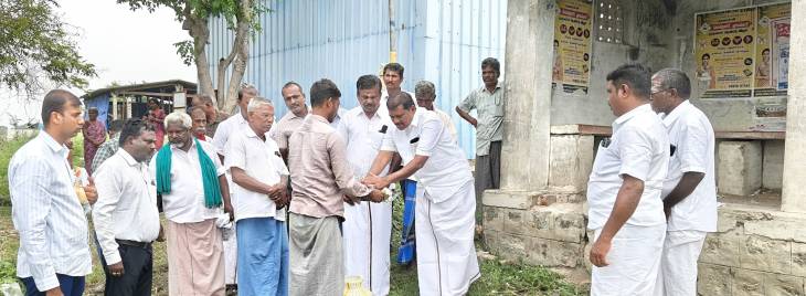 விளாத்திகுளம் சட்டமன்ற உறுப்பினர் மார்கண்டேயன் தலைமையில் ஜெகவீரபுரபுரத்தில் பயணியர் நிழற்குடை பணிகள் தொடக்கம்!!