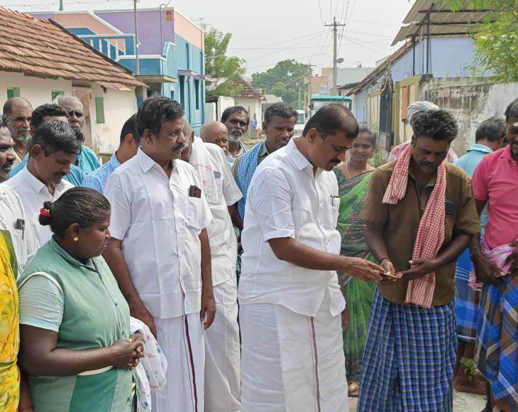 விளாத்திகுளம் தொகுதியில் ரூ.19.04 லட்சம் மதிப்பீட்டில் பேவர் பிளாக் சாலை பணிகள் தொடக்கம்!!