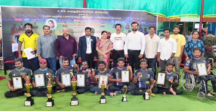 தூத்துக்குடியில் உலக சாதனை! மாற்றுத்திறனாளி சிட்டிங் கிரிக்கெட் வீரர்களை கௌரவித்து பரிசளித்த அமைச்சர் கீதாஜீவன்!!