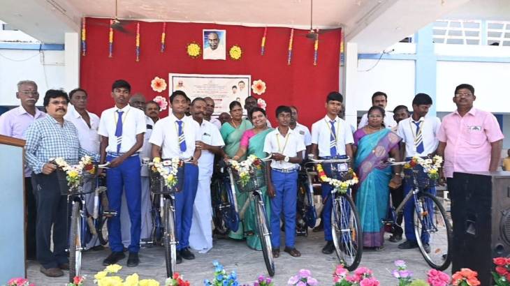 
தூத்துக்குடியில் மாணவர்களின் கல்விப் பயணத்தை இலகுவாக்கும் மிதிவண்டி வழங்கும் விழா!!