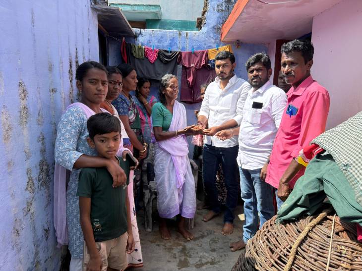 காட்டு பன்றிக் தாக்குதலைத் தடுக்க மின் வேலி – உயிரிழந்த விவசாயி குடும்பத்திற்கு திமுகவினரின் ஆறுதல் உதவி!!