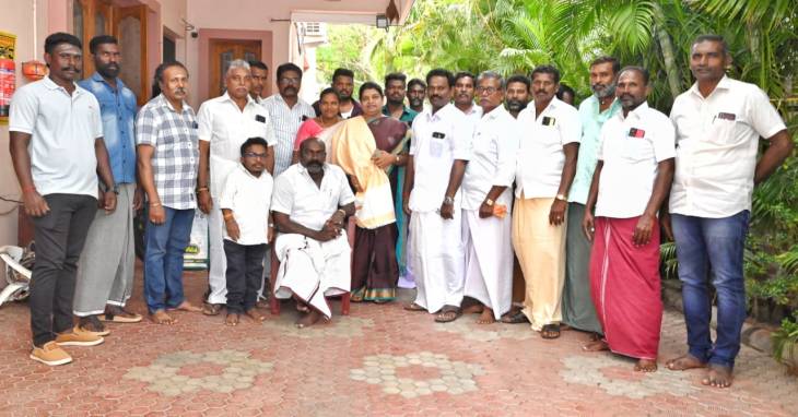 சமூகநலன் அமைச்சர் கீதாஜீவன் – மாற்றுத்திறனாளி ஆறுமுகத்துக்கு மாமன்ற உறுப்பினர் நியமன வாழ்த்து!!
