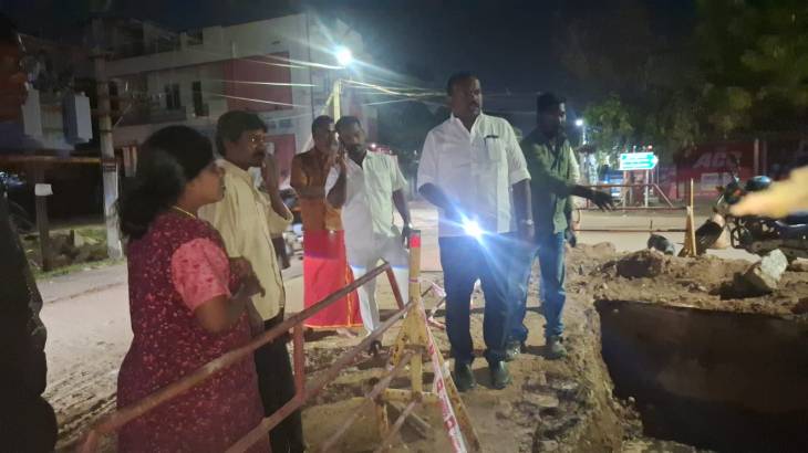 பால்பாண்டி நகர் முதல் கோக்கூர் வரை – வடிகால் பணிகள் ஆய்வில் மேயர் ஜெகன் பெரியசாமி!!
