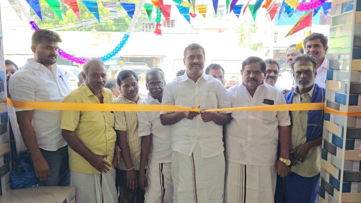 விளாத்திகுளத்தில் ரூ.7 லட்சம் செலவில் கட்டிய புதிய நிழற்குடை கட்டிடத்தை எம்எல்ஏ மார்கண்டேயன் திறந்து வைத்தார்!!