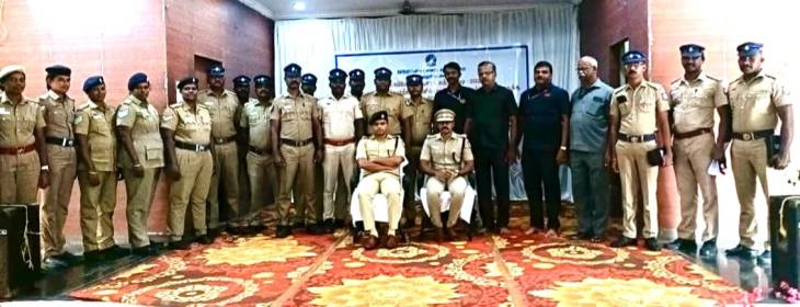 திருவிழாக்களின் வெற்றிக்கு பின்னால் — காவல்துறையின் கண்காணாத காவல்! திருச்செந்தூர் உட்கோட்ட காவலர்களுக்கு மாவட்ட காவல் கண்காணிப்பாளர் பாராட்டு!!