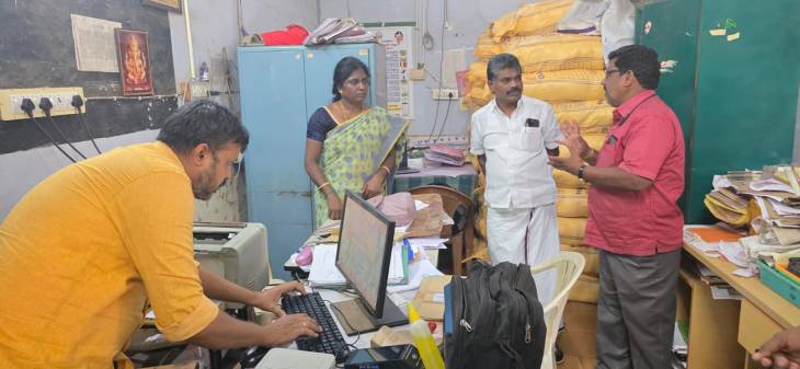 எம்.சி. சண்முகையா எம்எல்ஏ – ஓட்டப்பிடாரம் வேளாண்மை விரிவாக்க மையத்தில் ஆய்வு!!
