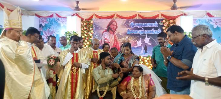 தூத்துக்குடியில் மனிதநேயம் மலர்ந்த நாள்: 5 மாற்றுத்திறனாளி ஜோடிகளின் கூட்டுத் திருமணம் – வாழ்வை மாற்றிய ‘லூசியா’ பேர்விழா!!
