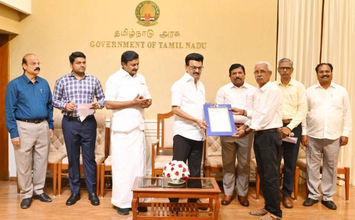 தூத்துக்குடி பத்திரிகையாளர்கள் மனம் திறந்து கூறும் வேண்டுகோள் – “ஓய்வூதிய ஆணைகள் வழங்கிய முதல்வர் ஸ்டாலின் அரசு, எங்கள் 4½ ஆண்டு கோரிக்கையையும் நிறைவேற்றட்டும்!”