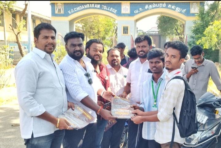 “ஜெ தொடங்கிய கல்வி புரட்சி திட்டம் மீண்டும்!” – தூத்துக்குடியில் அதிமுக மாணவரணி ஜெ மடிக்கணினி சாதனை விளக்கத் துண்டு பிரசுரம்!!