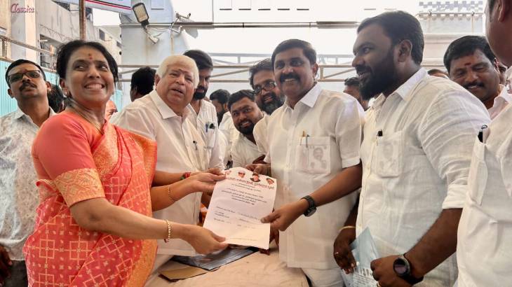 தூத்துக்குடி தொகுதியில் அதிமுக சார்பில் வக்கீல் மைக்கேல் ஸ்டனிஸ் பிரபு விருப்பமனு தாக்கல்!!

