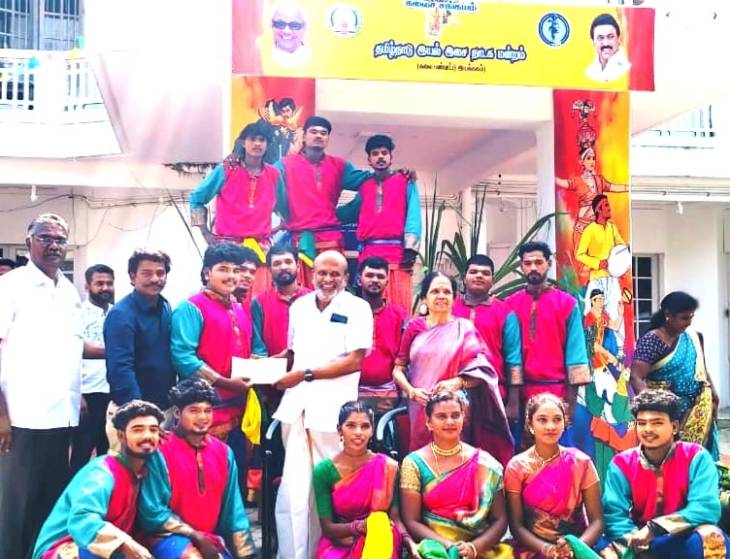 சகா கலைக்குழுவின் பாரம்பரிய கலைகளால் கோலாகலமான இயல் இசை மன்ற பொங்கல் விழா – சென்னையில் எழுந்த கிராமிய கலாசார சங்கமம்!!