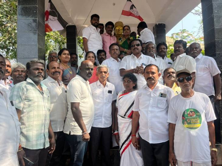 தூத்துக்குடியில் அமமுக சார்பில் எம்.ஜி.ஆர் 109வது பிறந்தநாள் விழா – சிலைக்கு மாலை அணிவித்து இனிப்பு வழங்கி மரியாதை!!