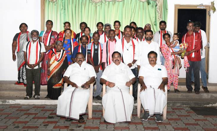 முன்னாள் முதல்வர் எடப்பாடியாரை சந்தித்து முன்னாள் அமைச்சர் சி.த. செல்லப்பாண்டியன் தலைமையில் 50-க்கும் மேற்பட்டோர் கழகத்தில் இணைப்பு!!