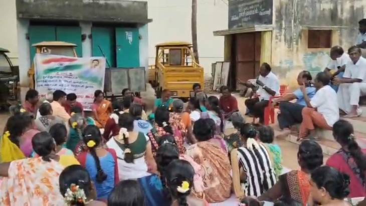 குளத்தூரில் நடைபெற்ற குடியரசு தின கிராம சபையில் அதிரடி தீர்மானங்கள்! கல்குவாரி லாரிகளுக்கு தடை – விதிமீறிய வீட்டு மனை கிரயம் ரத்து செய்ய கோரிக்கை!!