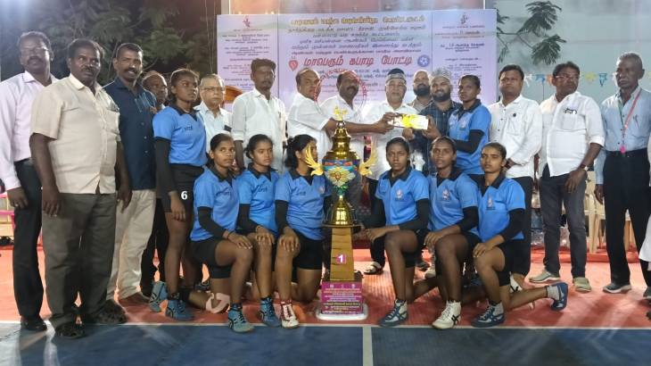 அமைச்சர் கீதா ஜீவன் தொடங்கி வைத்த கவுசானல் மாநில வெள்ளி விழா மின்னொளி கபாடி போட்டி – நேற்று மாலை பரிசு வழங்கல் விழா கோலாகலம்!!