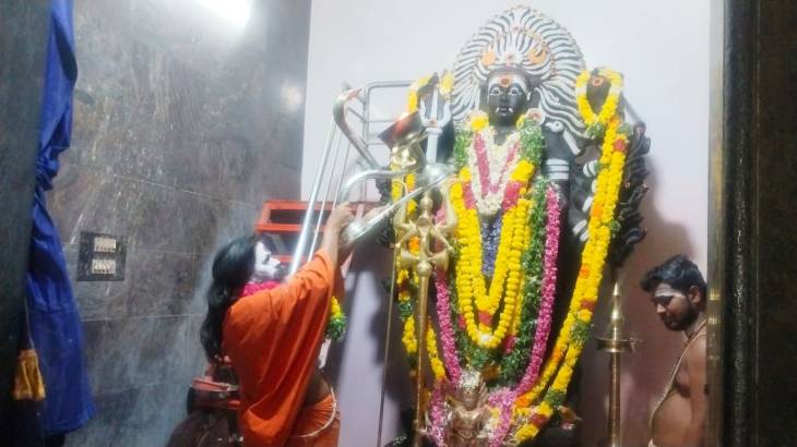 தேய்பிறை அஷ்டமியில் காலபைரவருக்கு 64 வகை அபிஷேகம் – தூத்துக்குடியில் பக்தர்கள் திரளாக தரிசனம்!!