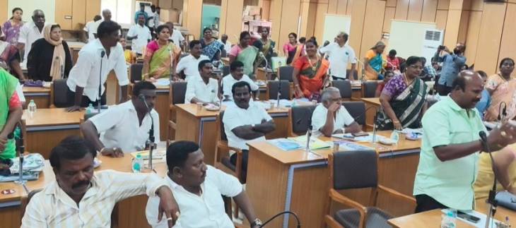 “டாஸ்மாக் தீர்மானம் வேண்டும்” – மாநகராட்சி கூட்டத்தில் திமுக கவுன்சிலர்கள் குரல்; மேயர் விளக்கத்தில் பரபரப்பு!!