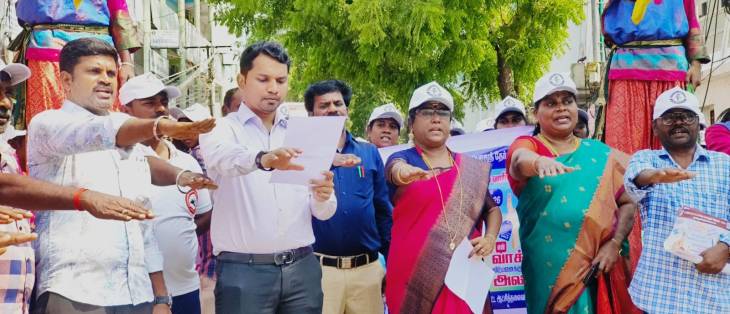 “100% வாக்களிப்போம்” – தூத்துக்குடியில் ஹெச்.எம்.எஸ். சங்கத்தின் மகளிர் முன்னிலையில் விழிப்புணர்வு பேரணி!!