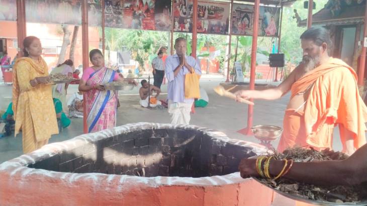 உலக அமைதிக்காக பிரத்தியங்கிராதேவி சித்தர் பீடத்தில் மகாயாகம் – திரளான பக்தர்கள் பங்கேற்பு!!