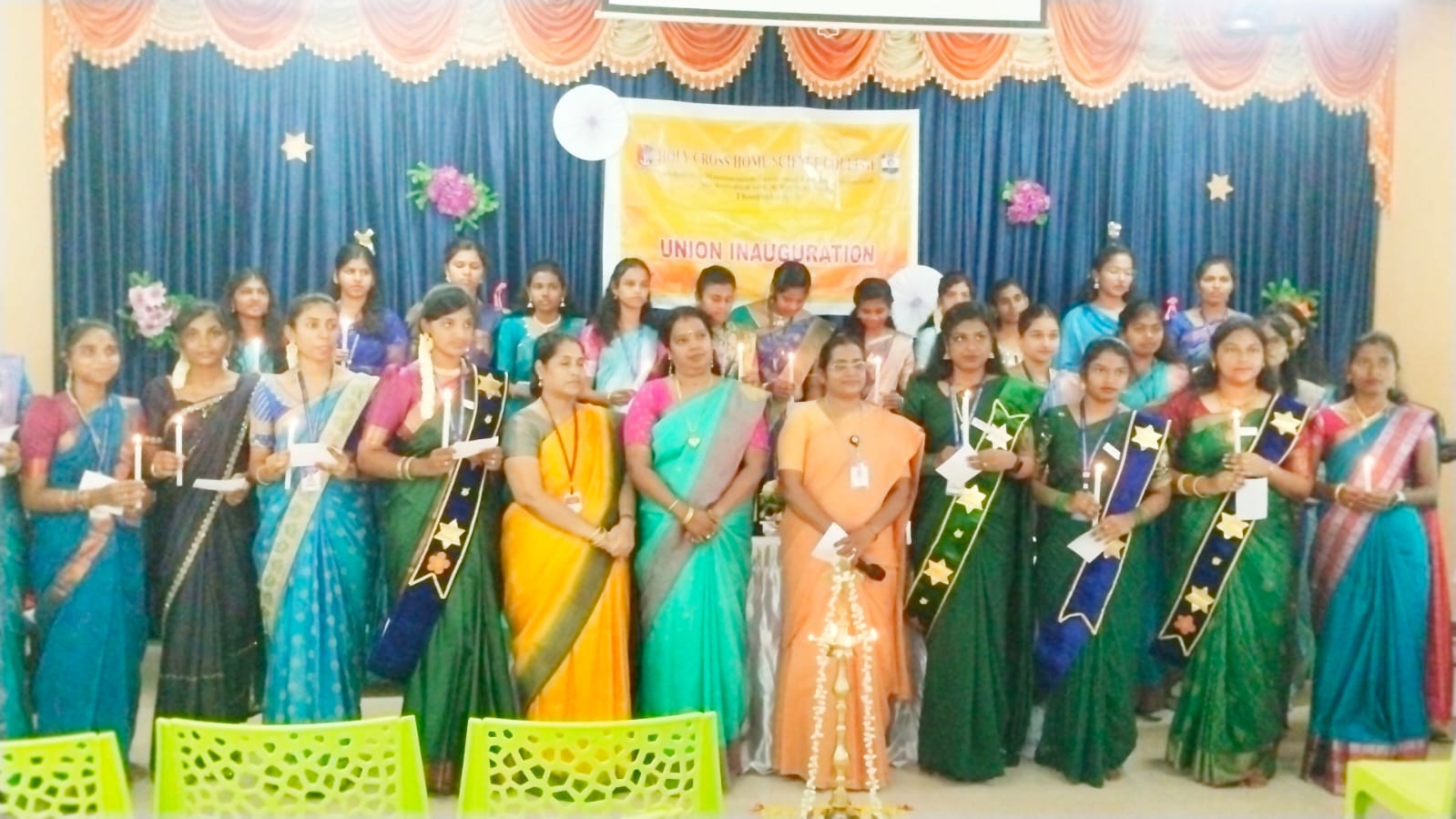 மாணவர்களின் தலைமைத்துவ பயணத்திற்கு புதிய தொடக்கம் – ஹோலி கிராஸ் ஹோம் சயின்ஸ் கல்லூரியில் மாணவர் பேரவை துவக்க விழா கோலாகலம்!!