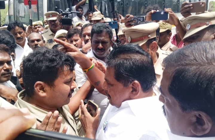 "ராஜினாமா செய்து தவெகவில் சேரச் சொன்னார்கள்" – ரூரல் டிஎஸ்பி மீது அனிதா ராதாகிருஷ்ணன் பரபரப்பு குற்றச்சாட்டு!!