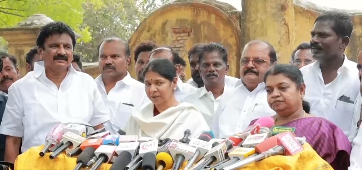 அச்சுறுத்தல், கைதுகளால் திமுகவை அடக்க முடியாது: பாளையங்கோட்டை சிறையில் மார்க்கண்டேயனை சந்தித்த கனிமொழி எம்.பி. ஆவேசம்!!