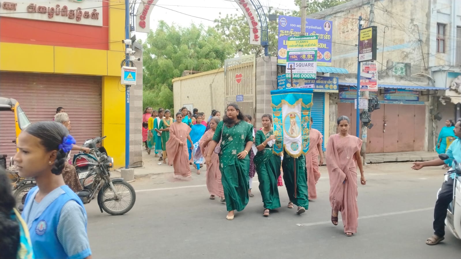 பனிமயமாதா பேராலய 444-ஆம் ஆண்டு திருவிழா: மரியின் ஊழியர் சபை அருட்சகோதரிகள் தலைமையில் சிறப்பு திருப்பலி – மாணவிகள் திரளாக பங்கேற்பு!!