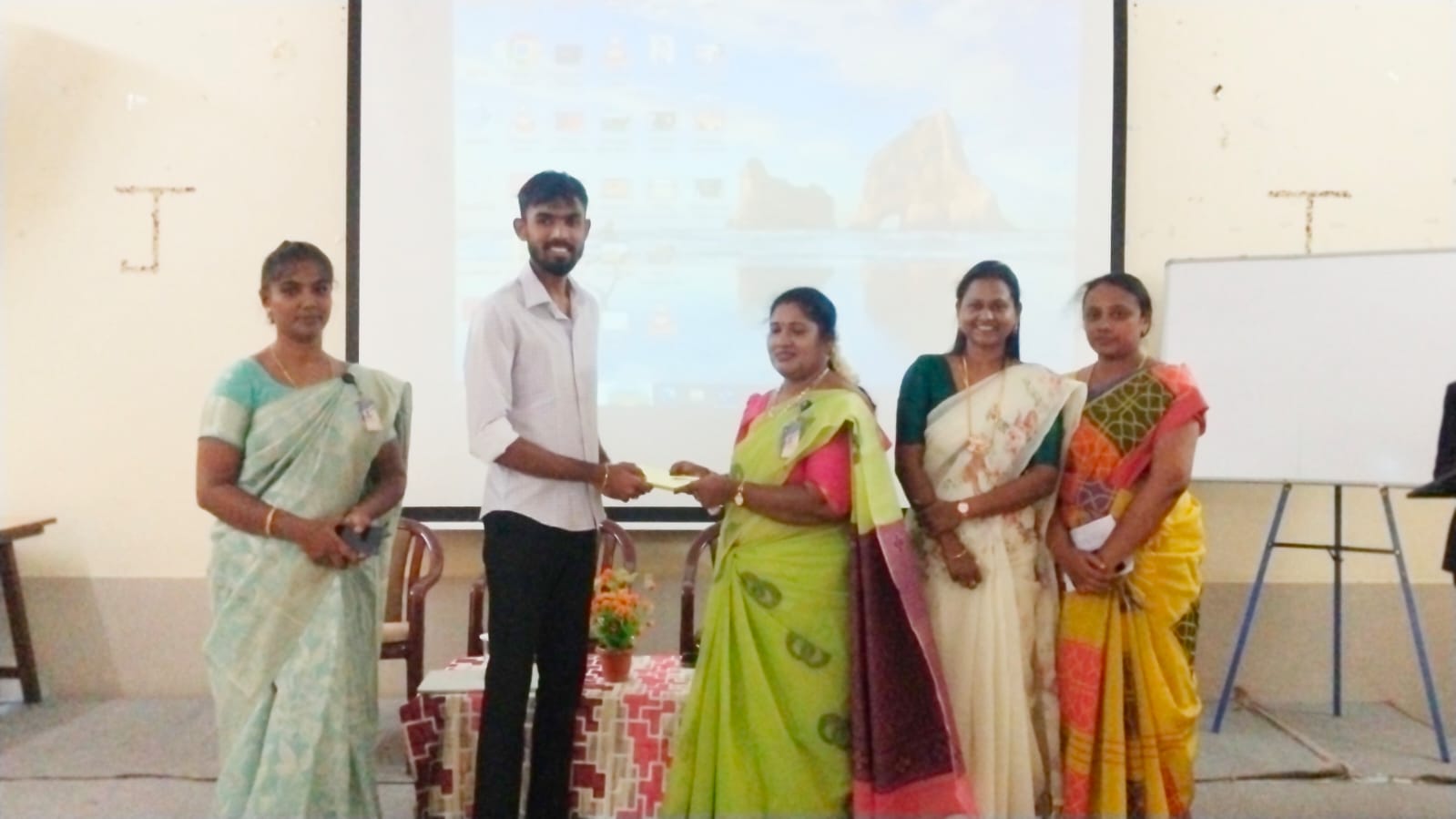 "யோசனையை தொழிலாக மாற்றுங்கள்" – தூய மரியன்னை கல்லூரியில் தொழில்முனைவு வழிகாட்டல் நிகழ்ச்சி!!