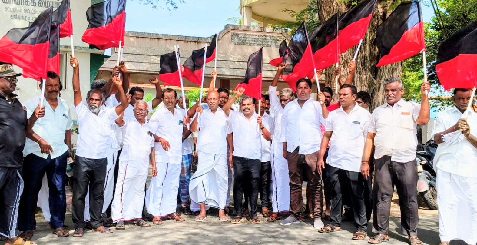 முன்னாள் எம்எல்ஏ எம்.சி. சண்முகையா தலைமையில் உதயநிதி ஸ்டாலின் கைது கண்டித்து ஒட்டநத்தத்தில் கண்டன ஆர்ப்பாட்டம்!!