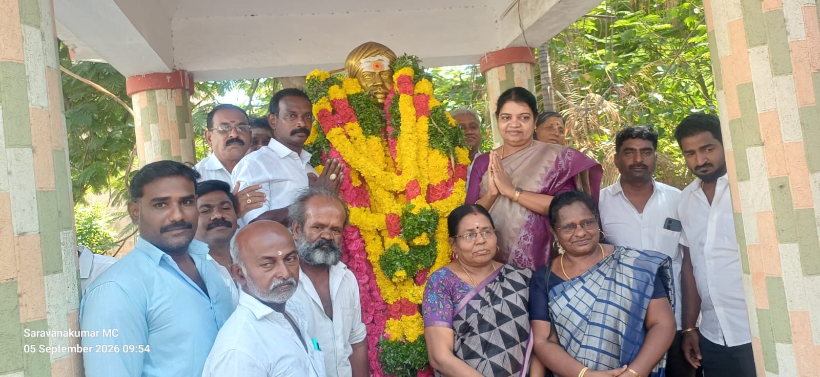 தூத்துக்குடியில் வ.உ.சி. பிறந்தநாளை முன்னிட்டு அவரது சிலைக்கு முன்னாள் அமைச்சர் கீதாஜீவன் மாலை அணிவித்து மரியாதை!!