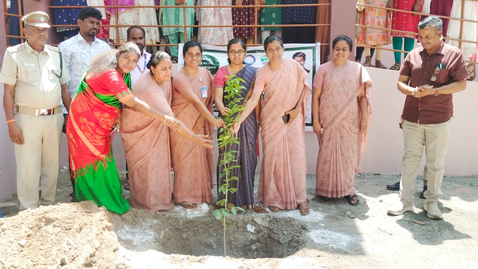 தூய மரியன்னை கல்லூரியில் மாபெரும் மரக்கன்றுகள் நடும் இயக்கம் தொடக்கம் மாணவர்களிடையே சுற்றுச்சூழல் விழிப்புணர்வை ஏற்படுத்தும் முயற்சி!!
