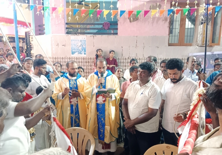 பாத்திமாநகர் சிலுவையா ஆலயப் பெருவிழா திருக்கொடியேற்றம்
திரளான இறைமக்கள் பங்கேற்பு – 14-ம் தேதி கொடியிறக்கத்துடன் விழா நிறைவு!!