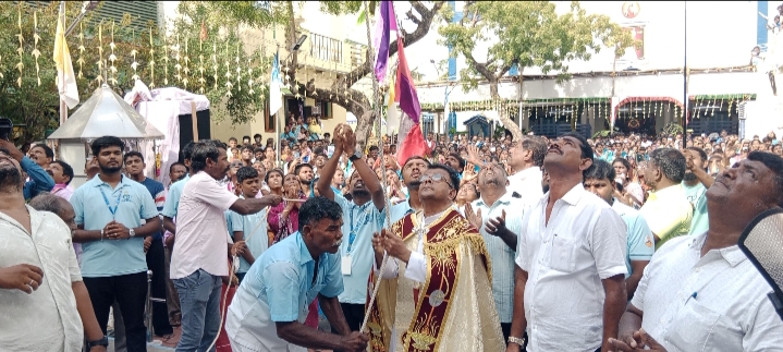 மணல்மேடு பாத்திமா நகரில் பரிசுத்த பாத்திமா அன்னை ஆலய பெருவிழா கொடியேற்றத்துடன் தொடக்கம்!!